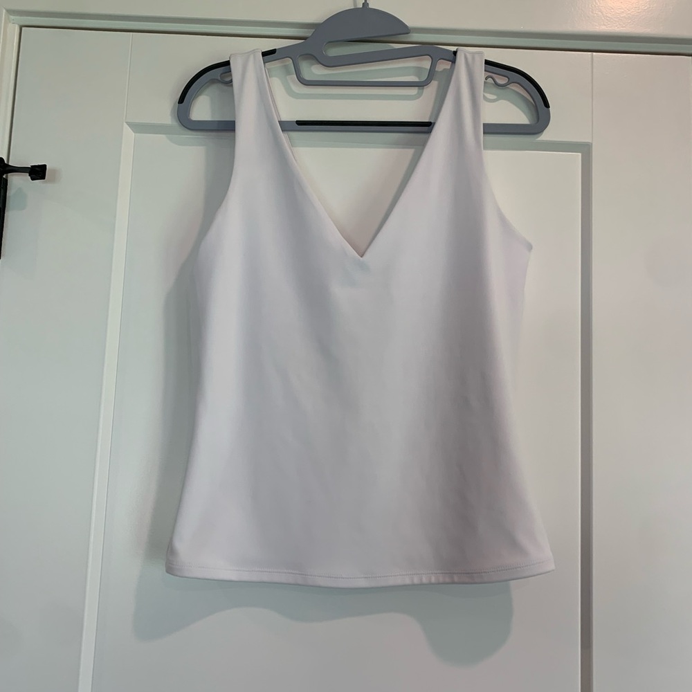 Express Body Contour Vneck Tank